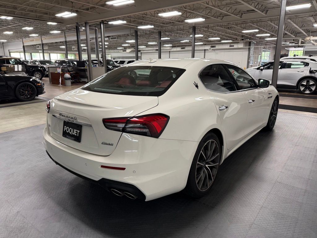 Used 2023 Maserati Ghibli Modena Q4 AWD/4WD image 4
