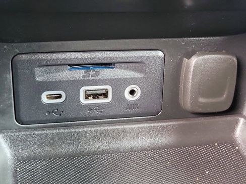 Used 2024 GMC Terrain SLT image 16