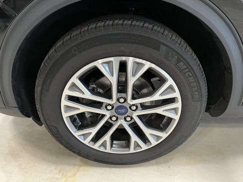 Used 2022 Ford Escape SEL image 9