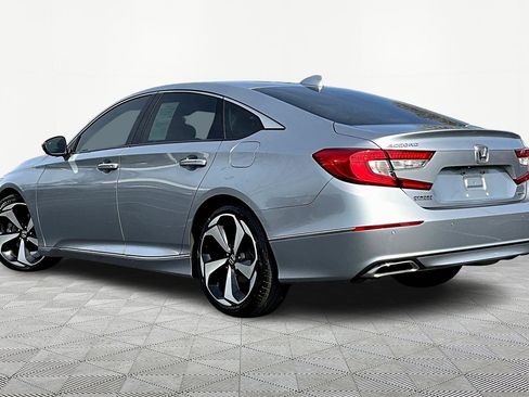 Used 2018 Honda Accord Touring image 4