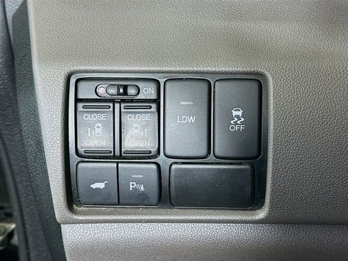 Used 2016 Honda Odyssey Touring image 11