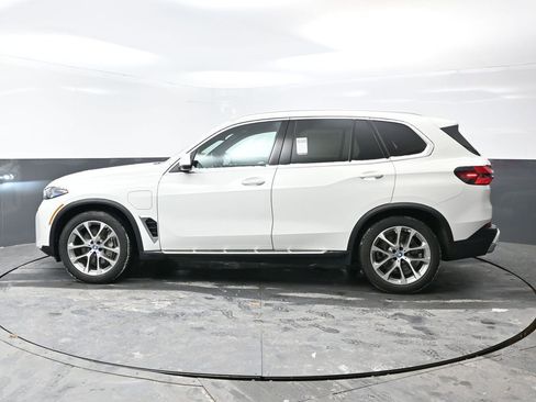 Used 2025 BMW X5 xDrive50e AWD/4WD image 9