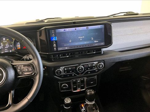 Used 2024 Jeep Wrangler Unlimited w/ Convenience Group image 6