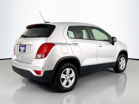 Used 2018 Chevrolet Trax LS AWD/4WD image 5