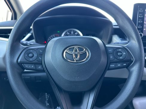Used 2020 Toyota Corolla LE w/ LE Convenience Package FWD image 21