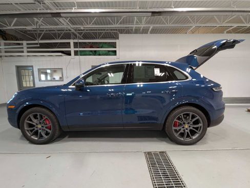 Used 2024 Porsche Cayenne S image 9