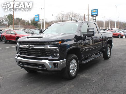 Certified 2024 Chevrolet Silverado 3500 LT w/ Convenience Package image 8