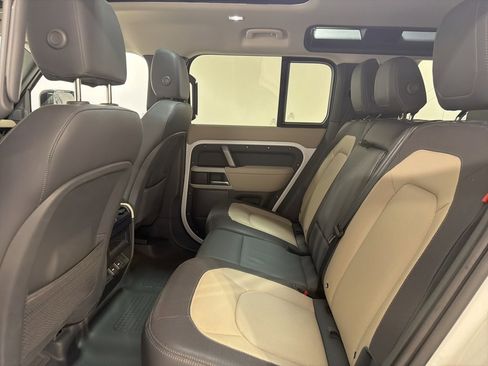 Used 2024 Land Rover Defender 110 X-Dynamic SE image 22