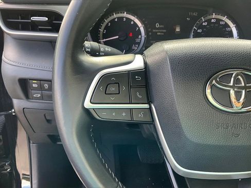 Used 2024 Toyota Highlander LE image 18