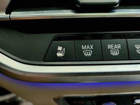 Used 2020 BMW X7 M50i w/ Dynamic Handling Package AWD/4WD image 23