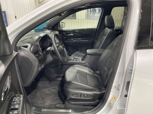 Used 2024 Chevrolet Equinox Premier AWD/4WD image 2