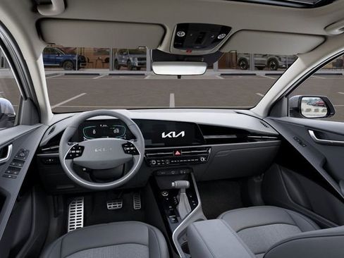 Used 2024 Kia Niro EX Touring FWD image 14