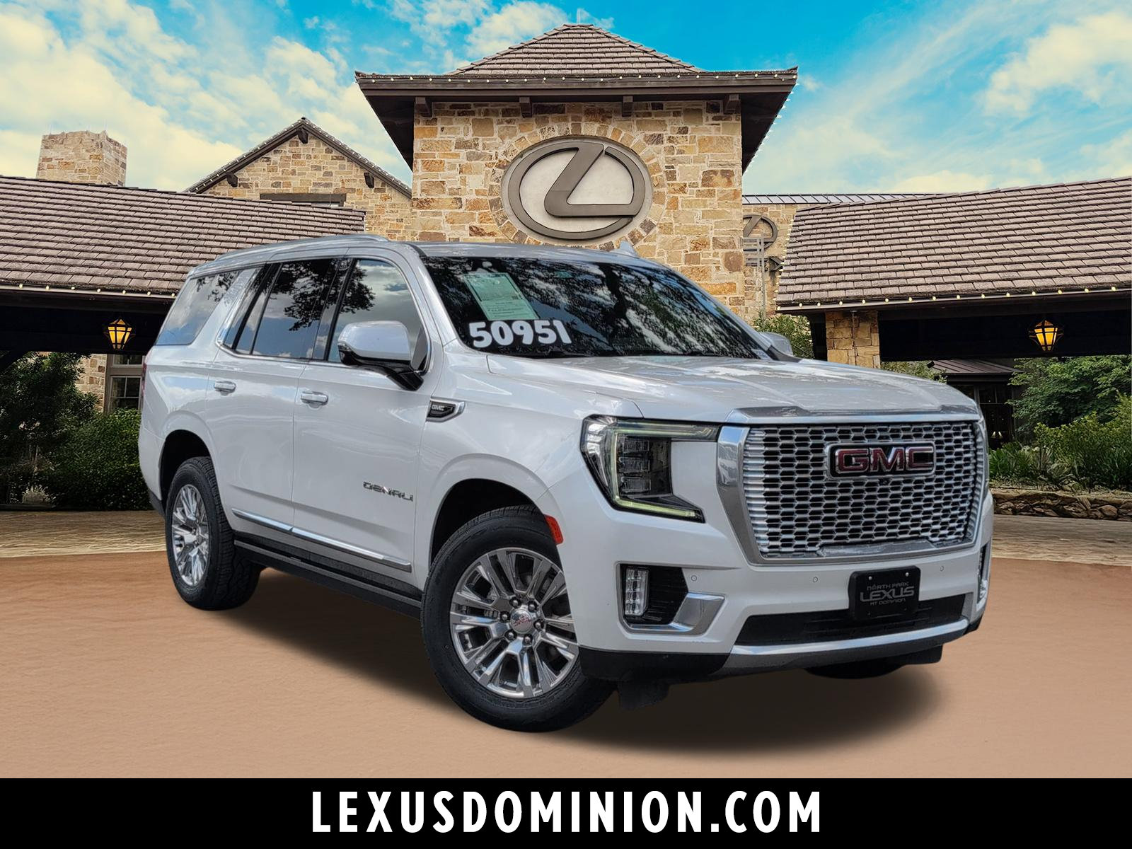 Used 2022 GMC Yukon Denali AWD/4WD image 1