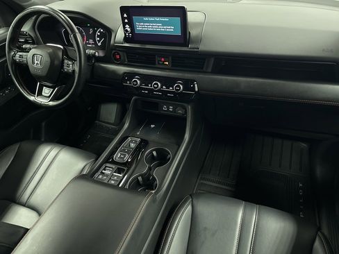 Used 2024 Honda Pilot TrailSport image 12