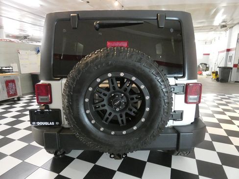 Used 2018 Jeep Wrangler Unlimited Sport S AWD/4WD image 5