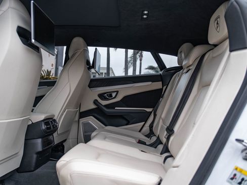 Used 2019 Lamborghini Urus image 38