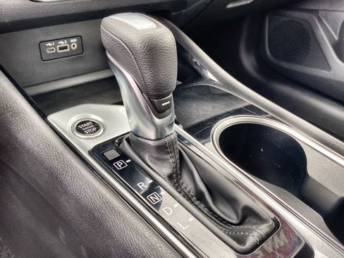 Used 2024 Nissan Altima 2.5 SV image 16