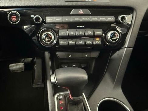 Used 2020 Kia Sportage EX image 24