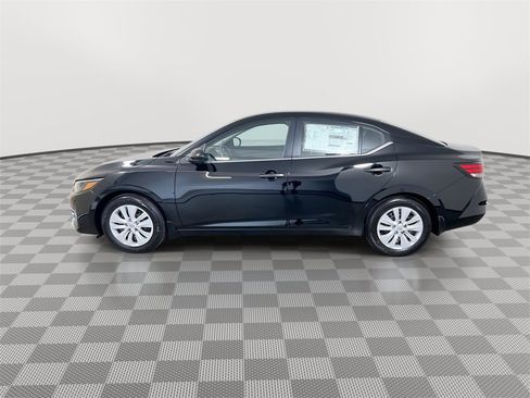 New 2025 Nissan Sentra S image 5