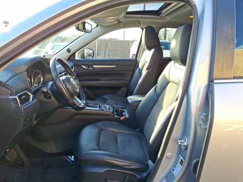 Used 2017 MAZDA CX-5 Touring w/ Preferred Equipment Package image 13