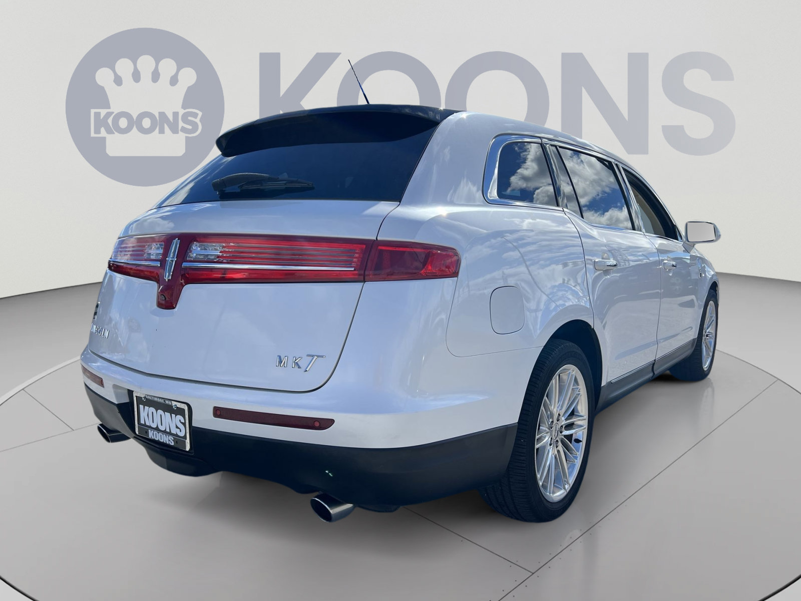 Used 2018 Lincoln MKT AWD w/ Technology Package image 16