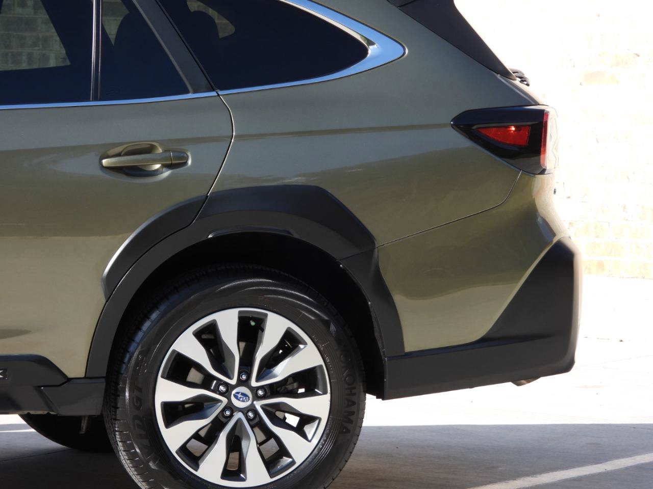 Used 2023 Subaru Outback Limited AWD/4WD image 29