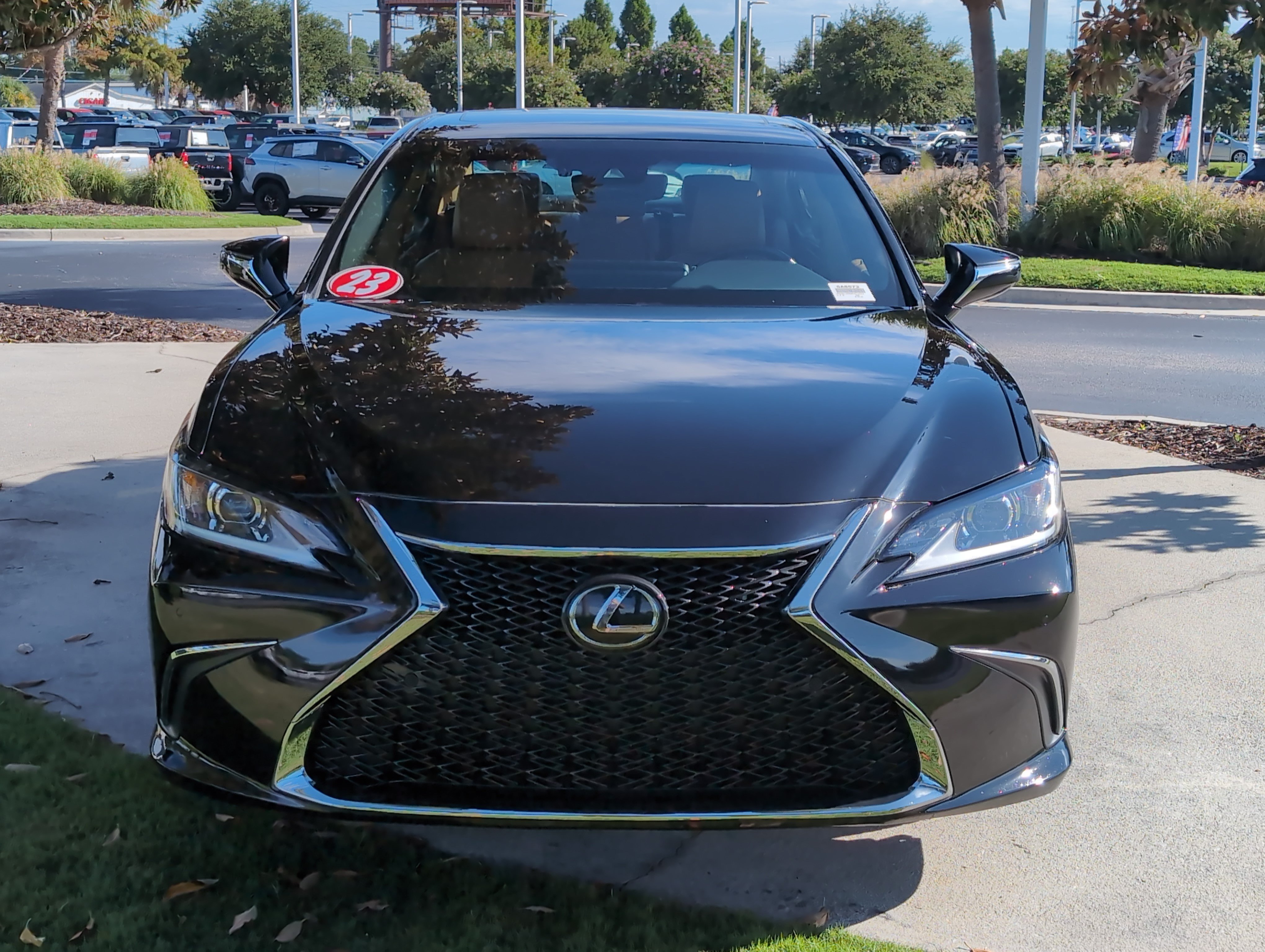 Used 2023 Lexus ES 250 w/ Premium Package AWD/4WD image 3