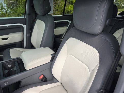 Certified 2023 Land Rover Defender 110 X-Dynamic SE image 12