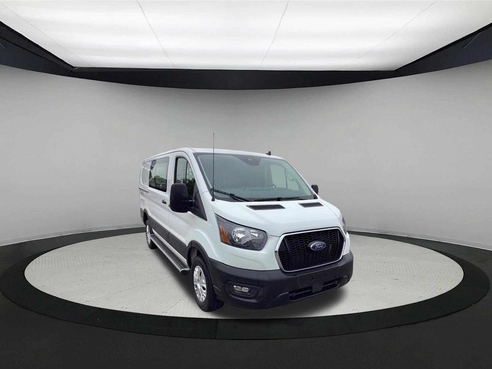 Used 2025 Ford Transit 250 Low Roof w/ Exterior Upgrade Package RWD image 2
