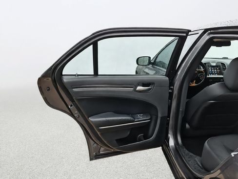 Used 2019 Chrysler 300 Touring w/ Sport Appearance Package RWD image 23