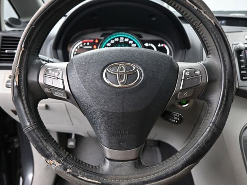 Used 2010 Toyota Venza Base image 11