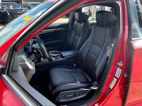 Used 2018 Honda Accord Sport image 8