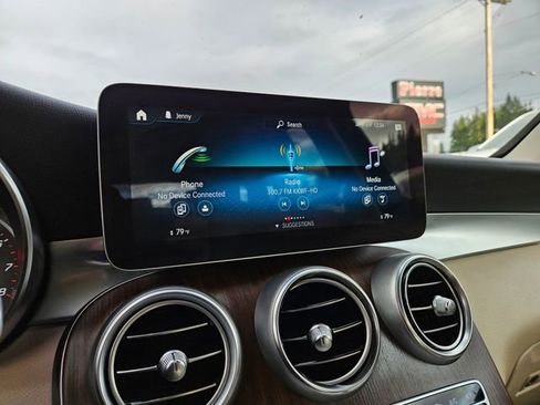Used 2022 Mercedes-Benz GLC 300 4MATIC image 29