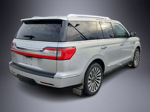 Used 2019 Lincoln Navigator Reserve image 6