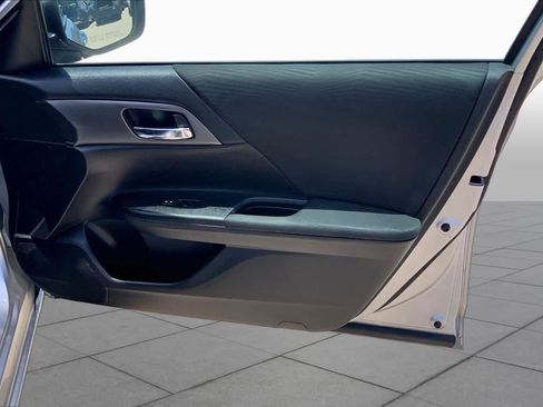 Used 2015 Honda Accord LX image 23