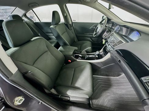 Used 2017 Honda Accord LX image 27