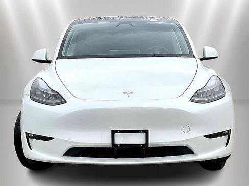Used 2024 Tesla Model Y Long Range AWD/4WD image 2