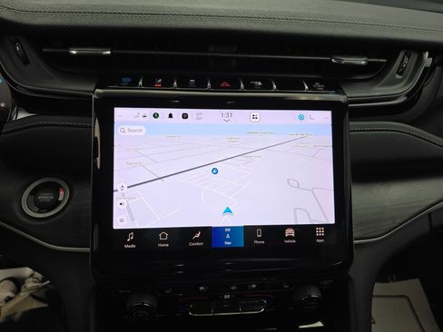 Used 2023 Jeep Grand Cherokee 4WD 4xe w/ Luxury Tech Group II image 29