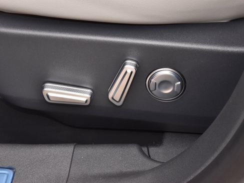 New 2026 Lincoln Nautilus Premier image 37