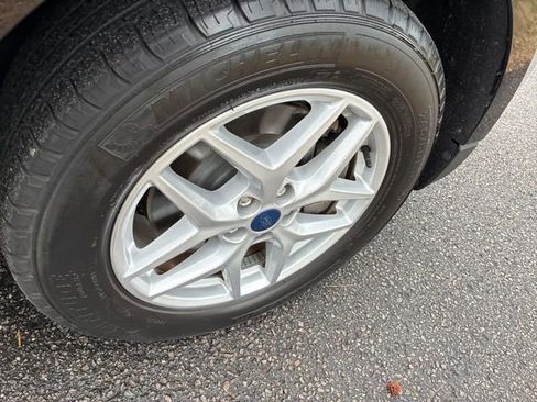 Used 2022 Ford Edge SEL w/ Convenience Package image 16