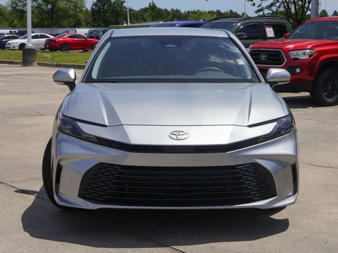 Used 2025 Toyota Camry LE w/ Convenience Package FWD image 24