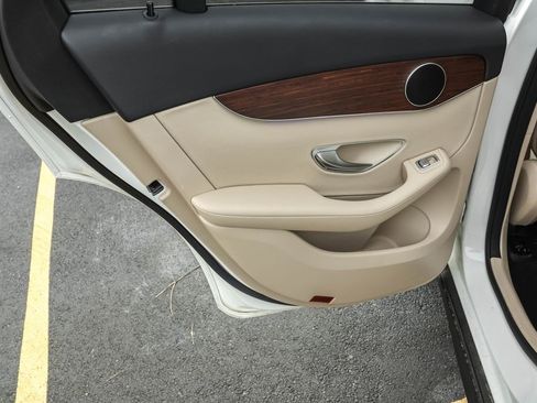 Used 2022 Mercedes-Benz GLC 300 4MATIC image 26