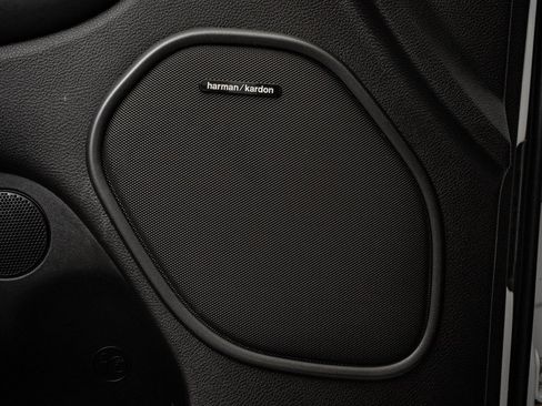 Used 2021 Dodge Durango SRT Hellcat w/ Technology Group image 28