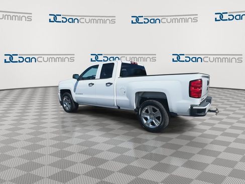 Used 2017 Chevrolet Silverado 1500 Custom w/ Custom Convenience Package RWD image 6