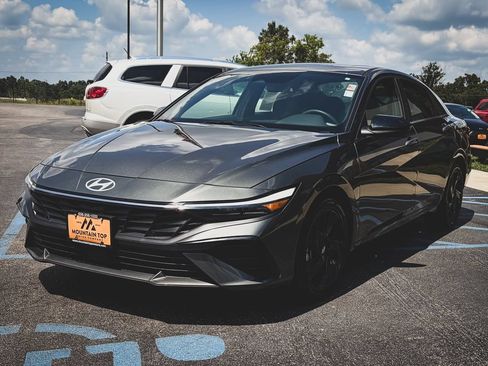 Used 2026 Hyundai Elantra SEL Sport Premium FWD image 5
