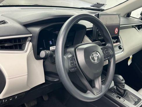 Used 2026 Toyota Corolla Cross L image 7