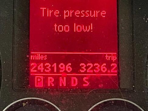 Used 2009 Volkswagen Tiguan SE image 39