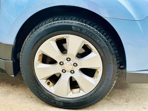 Used 2010 Subaru Outback 2.5i Limited AWD/4WD image 4