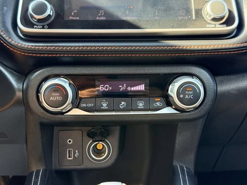 Used 2019 Nissan Kicks SR FWD image 39