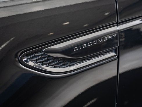 Used 2023 Land Rover Discovery Sport SE R-Dynamic image 9